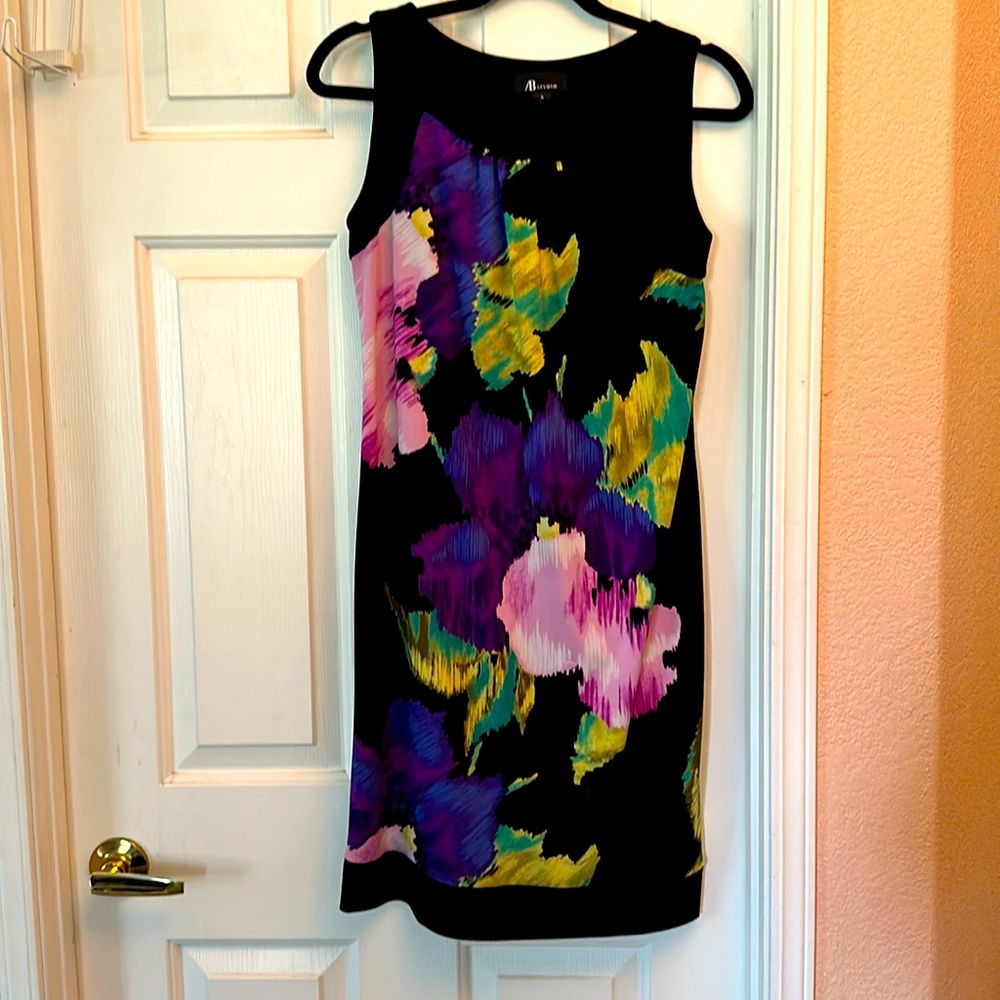 Floral sleeveless midi dress